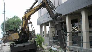 Old soviet excavator EO3322 wit hydraulic hammer [upl. by Lathan]