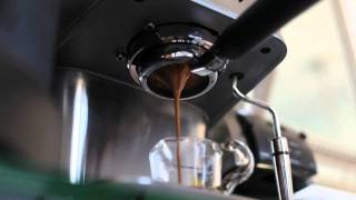 Naked Portafilter with Gaggia Baby Twin [upl. by Darby357]