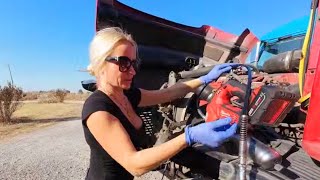 How I easily grease my truck and trailer [upl. by Fitzhugh]