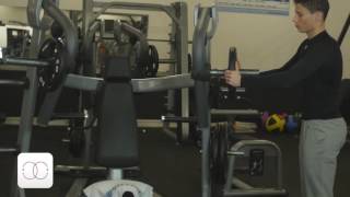 Chest Press Precor Discovery Strength [upl. by Mag]