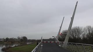 Brugopening Amaliabrug Dordrecht Basculebrug Basculebridge Pont Basculant Klappbrücke [upl. by Yllen]