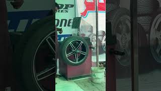 Alloyrims in Lahore Johartown cartyres tyres tyreshop rimshakhan lahorerims tyreshoplahore [upl. by Salina639]