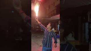 Patakha fodte Time Haat jal gya🥺🫡 viralvideo shorts diwalispecial [upl. by Welcher315]