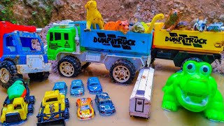 mencari mainan mobil mobilan anak laki laki tayo bulldozer ambulans [upl. by Calbert]