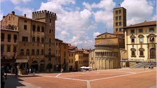 Arezzo PIAZZA GRANDE dinverno e destate  slideampvideo [upl. by Akener]