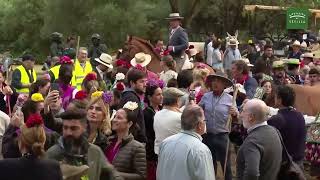 Paso por el Vado del Quema de las Hermandades del Rocío  Viernes 17 de mayo  2024 [upl. by Reel128]