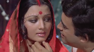 बहुत ही सुन्दर बिलकुल चाँद की तरह  Charitraheen 1974 HD  Sanjeev Kumar Yogeeta Bali [upl. by Jacobo605]