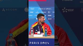 Novak usred konferencije zapevao srpski hit a onda je shvatio da je mikrofon upaljen olympics 🥇🥰 [upl. by Anovad412]