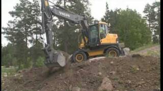 How to work on slopes with a Volvo Wheeled Excavator Part 10 of 16 [upl. by Redman]