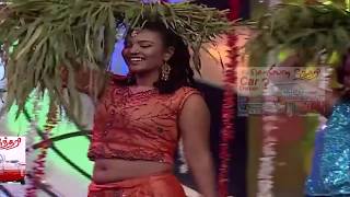 YOUNG ISWARYA RAJESH HOT NAVEL SHOW [upl. by Sitoiganap]