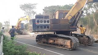 หาดูยาก komatsu pc2002 vs komatsu pc2005 รถเก่ามาเจอกัน งานแย็กสะพาน excavator EP8206 [upl. by Eeladnerb]