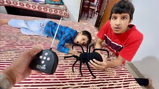 Fake SPIDER Prank 😲 Kunali Dar Gaya [upl. by Chiarra116]