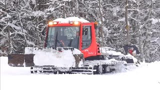 En immersion avec les pisteurs secouristes et les dameurs de Savoie Grand Revard [upl. by Ileyan]