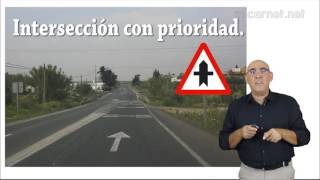 Clase de Autoescuela Online Intersecciones [upl. by Wilonah376]