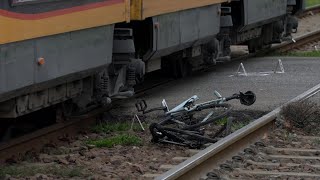 Milano 14enne in bicicletta muore dopo essere stato travolto da un tram in Via Tito Livio [upl. by Bratton795]