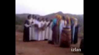 Ahidous Amazigh  Alahbab layhikn [upl. by Annawik]