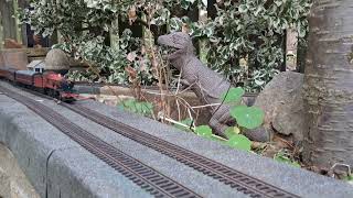 Hornby HM7000 batterypowered deadrail OO gauge garden railway [upl. by Nigel]