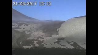 Activité effusive sur le volcan Etna 21 mars 2017 [upl. by Ram170]