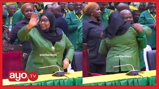 MUME WA RAIS SAMIA ASHINDWA JIZUIA UKUMBINI KWA FURAHA AMKUMBATIA UKUMBINI [upl. by Salb855]