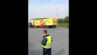 Talentfreier LKW Fahrer [upl. by Yelraf599]