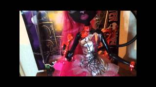 monster high catty noir doll review [upl. by Orabelle557]