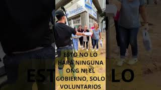 VALENCIA ENTREGA DE BOTAS A LOS VALENCIANOS POR VOLUNTARIOS PRECIOSO [upl. by Doig565]