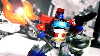 Transformers Stop Motion review  IDW Optimus Prime [upl. by Stelmach]