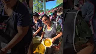 Cocineras Tradicionales sirviendo el Chilate de Res en Santa Catarina Tonalá Oaxaca Cofradía [upl. by Kirkwood838]