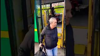 CHOFER DE BUS ABANDONA EL TRABAJO noticias transmilenio bogota [upl. by Wendelina45]