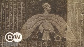 Hieroglyphen entschlüsseln mit künstlicher Intelligenz  DW English [upl. by Suiratnauq611]