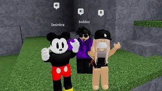 Random rounds in Roblox Flee The Facility with friends [upl. by Schoof351]