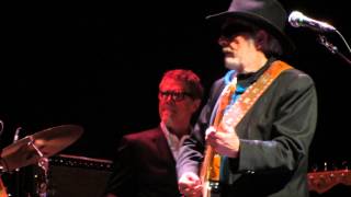 Okie from Muskogee Merle Haggard Bakersfield Fox Theater March 8 2014 [upl. by Norit518]