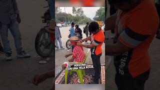 ¡Lo Que Encontró Bajo la Venda lo Dejó en Shock 🎁😱 [upl. by Kayley]