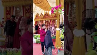 Incredible Singing by Indonesia Singer at Wedding Bollywood Song hindisong indiansong [upl. by Lindberg]