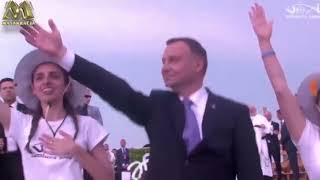 Andrzej Duda bawi sie na koncercie Hazela █▬█ █ ▀█▀ [upl. by Bortz210]