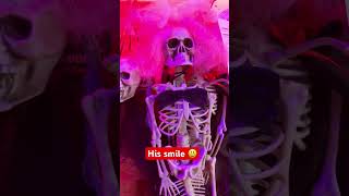 His smile me me smile to 😂 halloweendecoration decoration funnyshorts halloween [upl. by Rannug91]