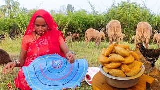 बाणाईने करंजी बनवून रानामध्ये केले पारंपारिक हस्तकलेचं काम  karanji recipe  BanaisRecipe [upl. by Elson]