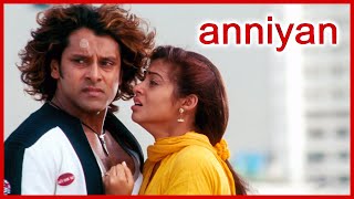 Anniyan Tamil Movie  Anniyan tries to Kill Sadha  Vikram  Sadha  Vivek  Prakash Raj [upl. by Roehm]