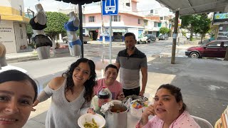 Almorzando en mi local con las colgadas [upl. by Asnarepse]