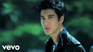 王力宏 Leehom Wang  依然愛你 [upl. by Doretta]