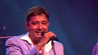 Sukhwinder Singh singing quotChaiyya Chaiyyaquot LIVE [upl. by Borreri]