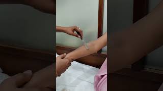 Wax කරද්දී රිදෙන්නැතුව කරන විදිහ waxing handwax chandanibandarasalon [upl. by Bowerman951]