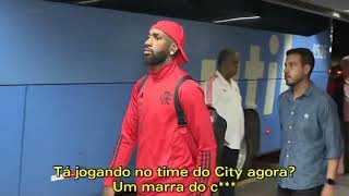 GERSON E GABIGOL SENDO ESCULACHADOS NO DESEMBARQUE DO FLAMENGO [upl. by Pergrim]