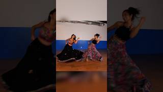 Dholida x Radha Kaise Remix Shivali Tandon  Eshani and Meghna Bollywood Garba Choreography [upl. by Tasia468]