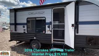 Cherokee Wolf Pup Trailer m16FQ [upl. by Cicenia]