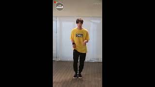 Jhope amp Jimin dancing in Highlight Reel quotYouthquot mirror [upl. by Tenn]