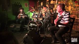 Timpuri Noi  E loc Live Unplugged  La Baza [upl. by Normi675]