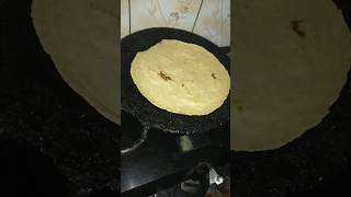 Jowar roti kaise pakate haifoodjowarrotiviralshortnaath [upl. by Nnaeiram]