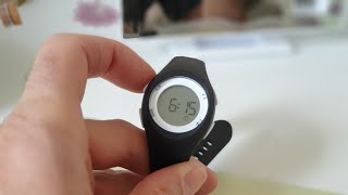 Comment régler mettre ou lever arrêter le réveil sur un montre Decathlon Tutoriel tuto [upl. by Enytnoel]