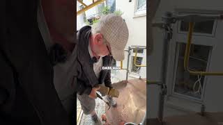 Stein aufteilen 🔨 handwerk ausbildung baustelle zimmermann maurer stein [upl. by Ulphiah334]